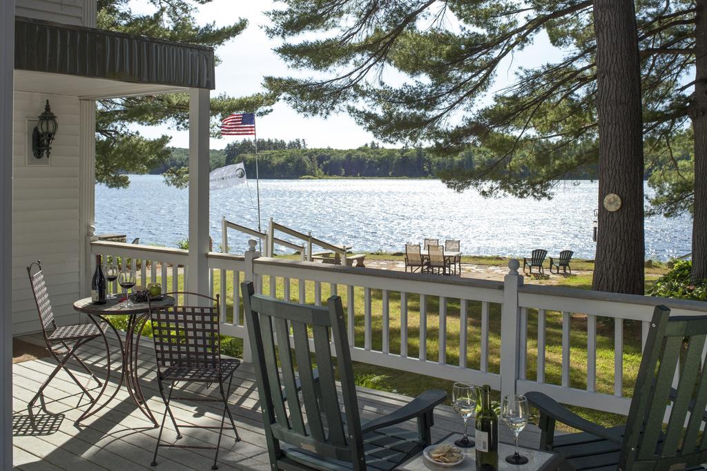 Wolf Cove Inn Poland Экстерьер фото