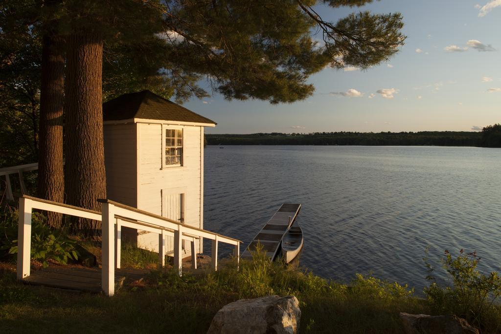Wolf Cove Inn Poland Экстерьер фото