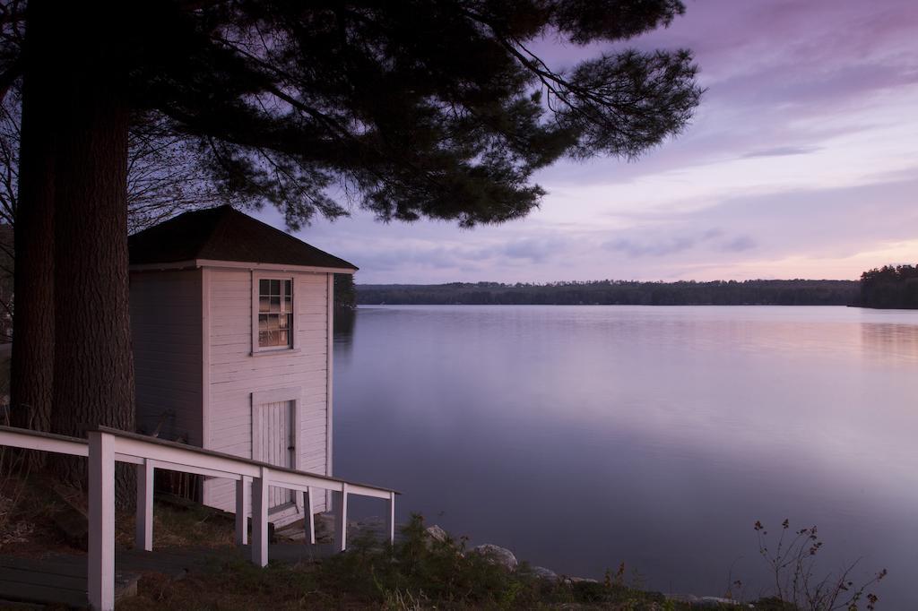 Wolf Cove Inn Poland Экстерьер фото