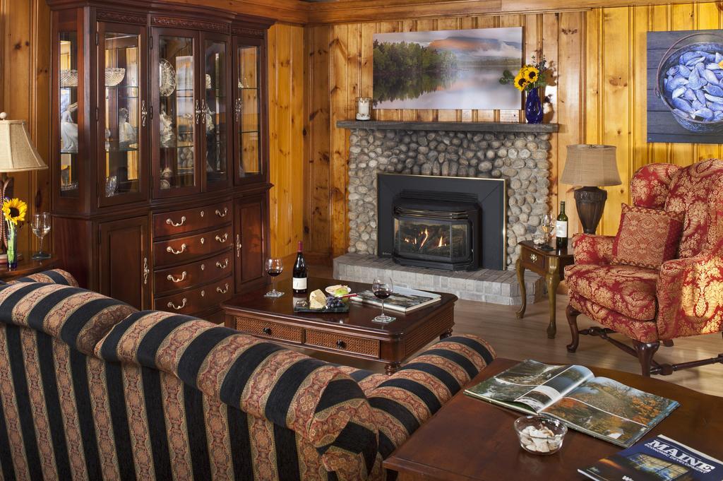 Wolf Cove Inn Poland Экстерьер фото