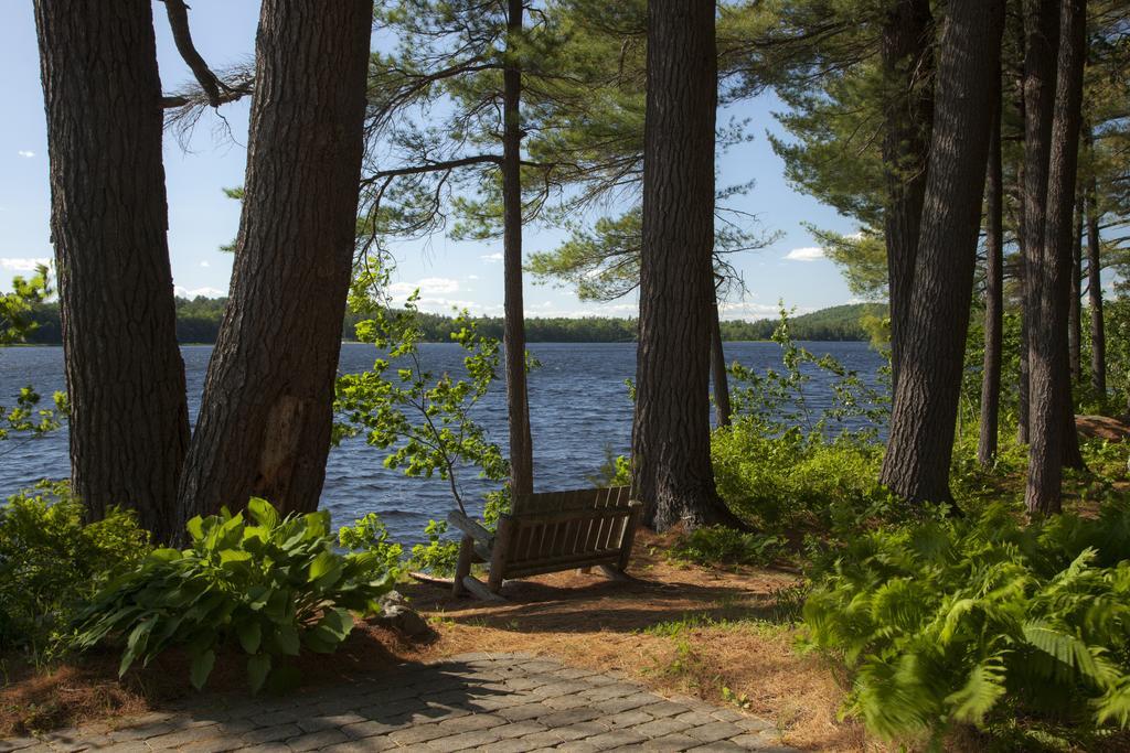 Wolf Cove Inn Poland Экстерьер фото