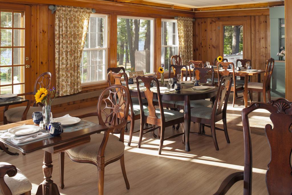 Wolf Cove Inn Poland Экстерьер фото