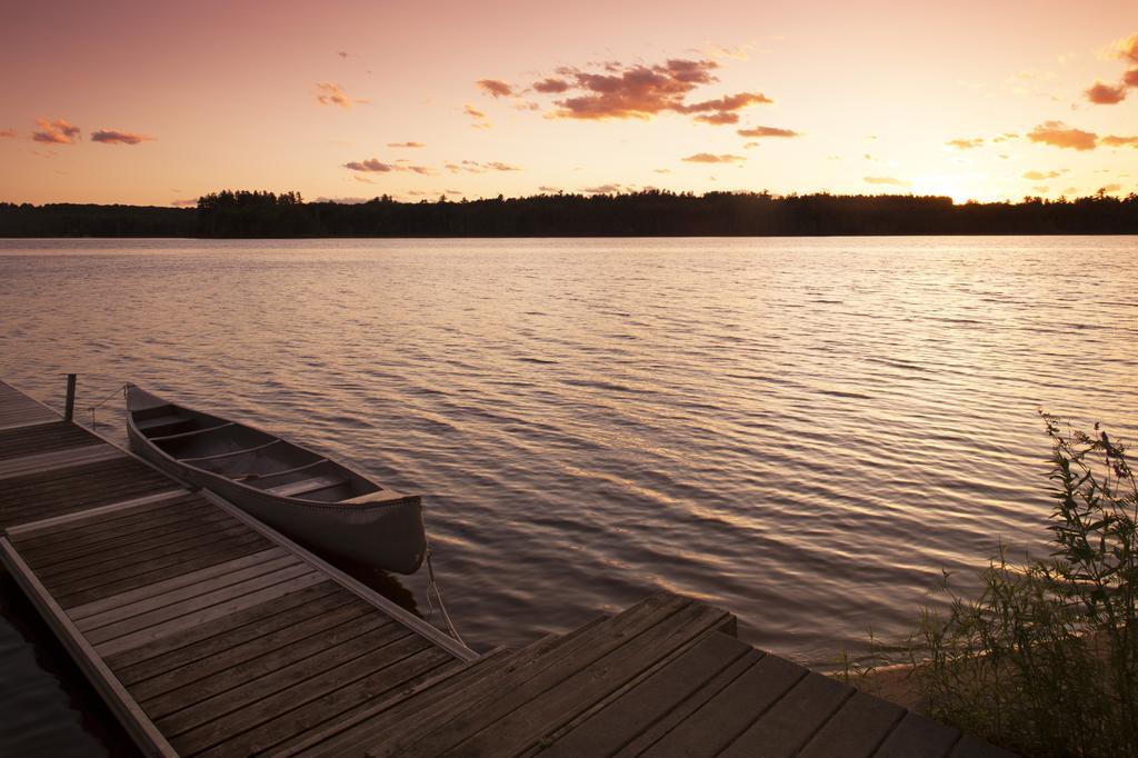 Wolf Cove Inn Poland Экстерьер фото